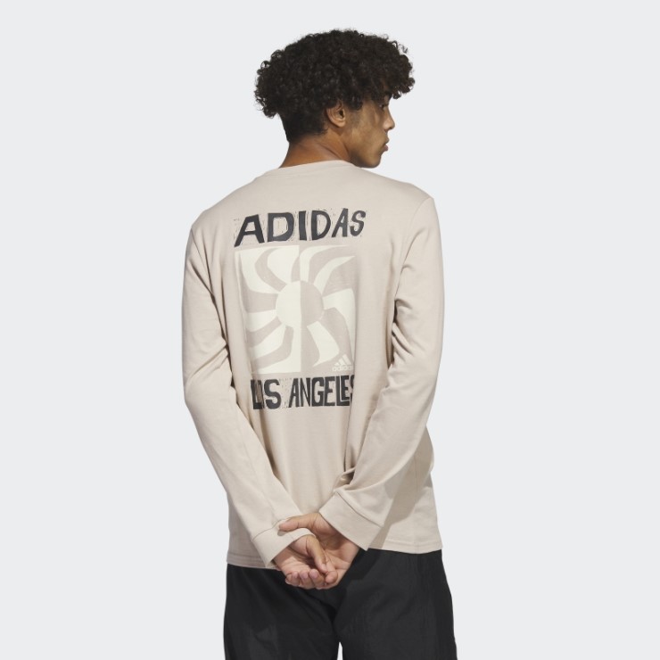 Camiseta De Manga Larga Con Gráfico Adidas Los Angeles Hot Taupe