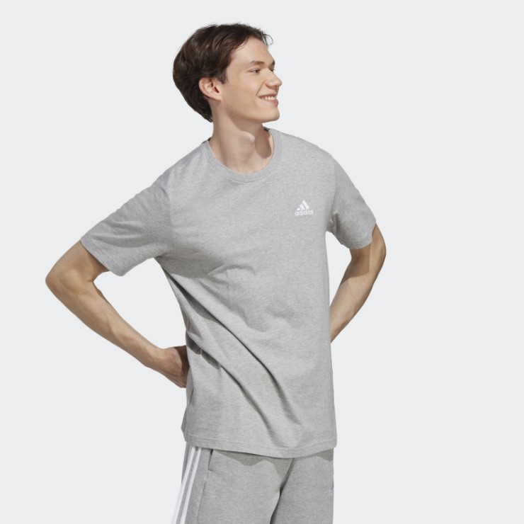 Camiseta Adidas Essentials Single Jersey Con Logo Pequeño Bordado