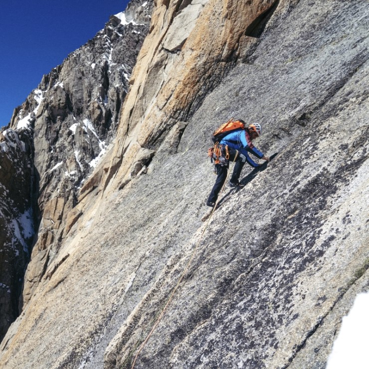 Chaqueta Adidas Shock Blue Techrock Light Gore-tex