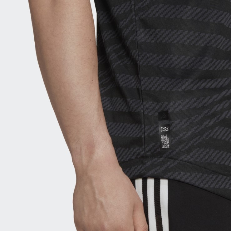 Camiseta Real Madrid 22/23 Tercera Equipación Autentico Negro Adidas