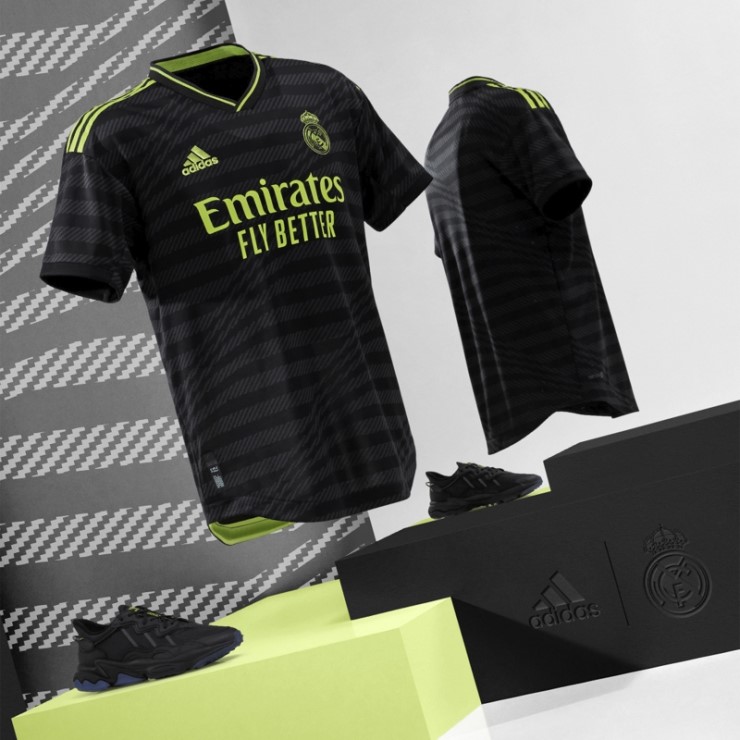 Camiseta Real Madrid 22/23 Tercera Equipación Autentico Negro Adidas
