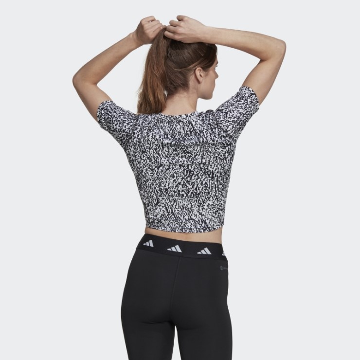 Top Corto De Entrenamiento Con Estampado Techfit De Adidas En Blanco