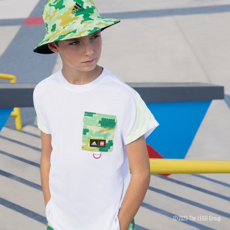 Camiseta Blanca Adidas X Lego Play Caliente
