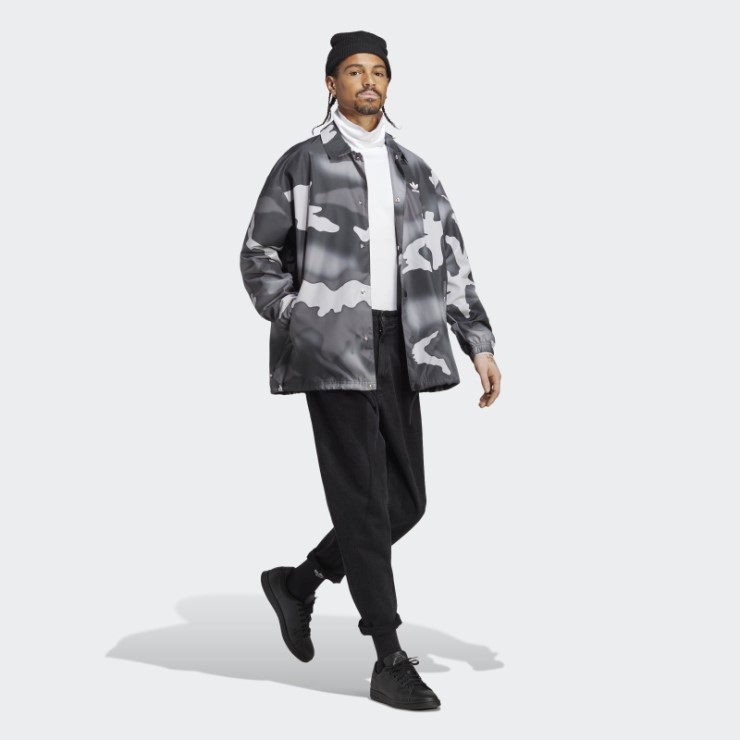 Chaqueta De Entrenador De Camuflaje De Gráficos Negro Adidas