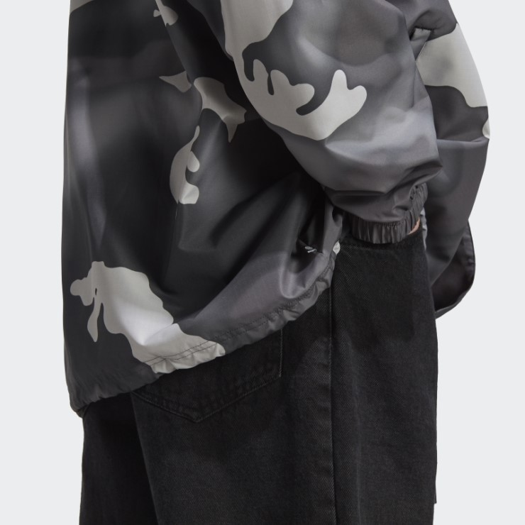 Chaqueta De Entrenador De Camuflaje De Gráficos Negro Adidas