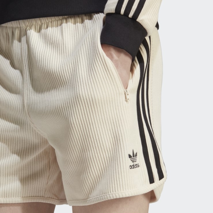 Adidas Shorts Waffle Clásicos Adicolor Blanco