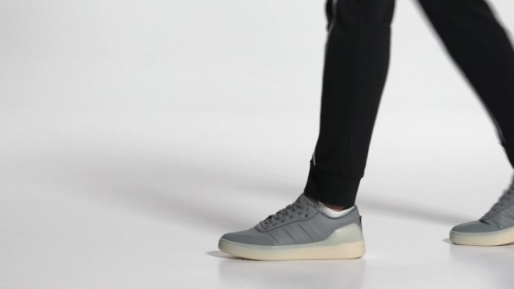 Zapatillas Adidas Court Revival Gris