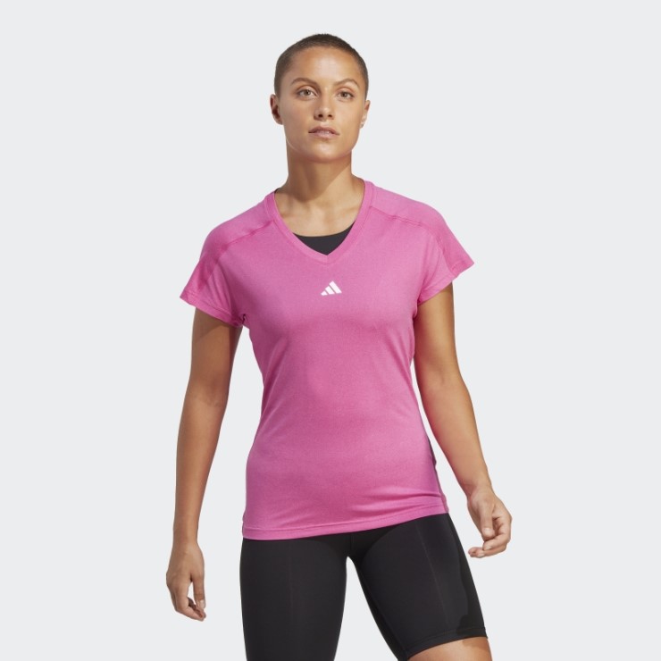 Aeroready Train Essentials Minimal Branding Playera Con Cuello En V Adidas Fucsia