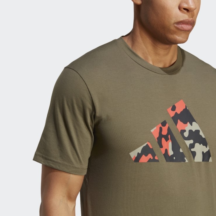 Camiseta De Entrenamiento Con Logo De Temporada Esencial De Tren Oliva Adidas
