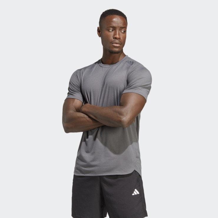 Adidas Gris Diseñada Para Camiseta De Entrenamiento