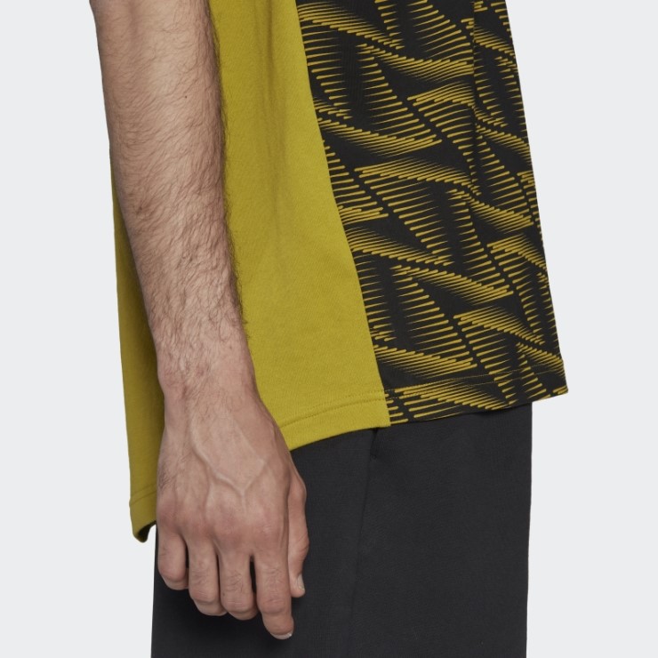 Camiseta De Viaje Adidas Diseñada Para El Día Del Juego Verde Oliva