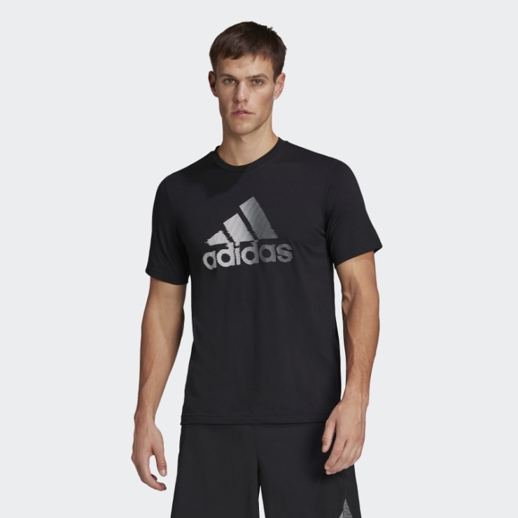 Camiseta Negra Aeroready Diseñada Para Mover El Logo Deportivo Adidas