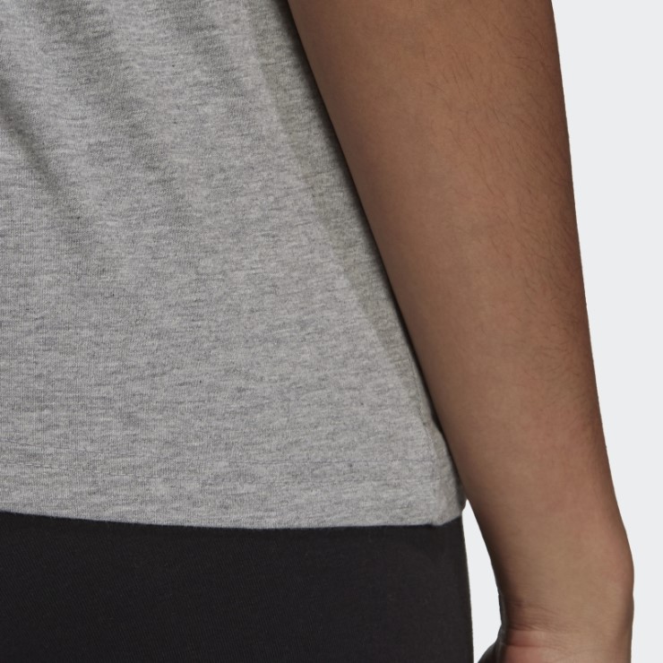 Camiseta Adidas Essentials Gris Medio Con Logo